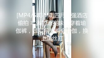 长发御姐范美少妇，坐在男友大屌面前就想插下去无套多角度插入，深喉口交一顿猛操白浆和精液混在一起